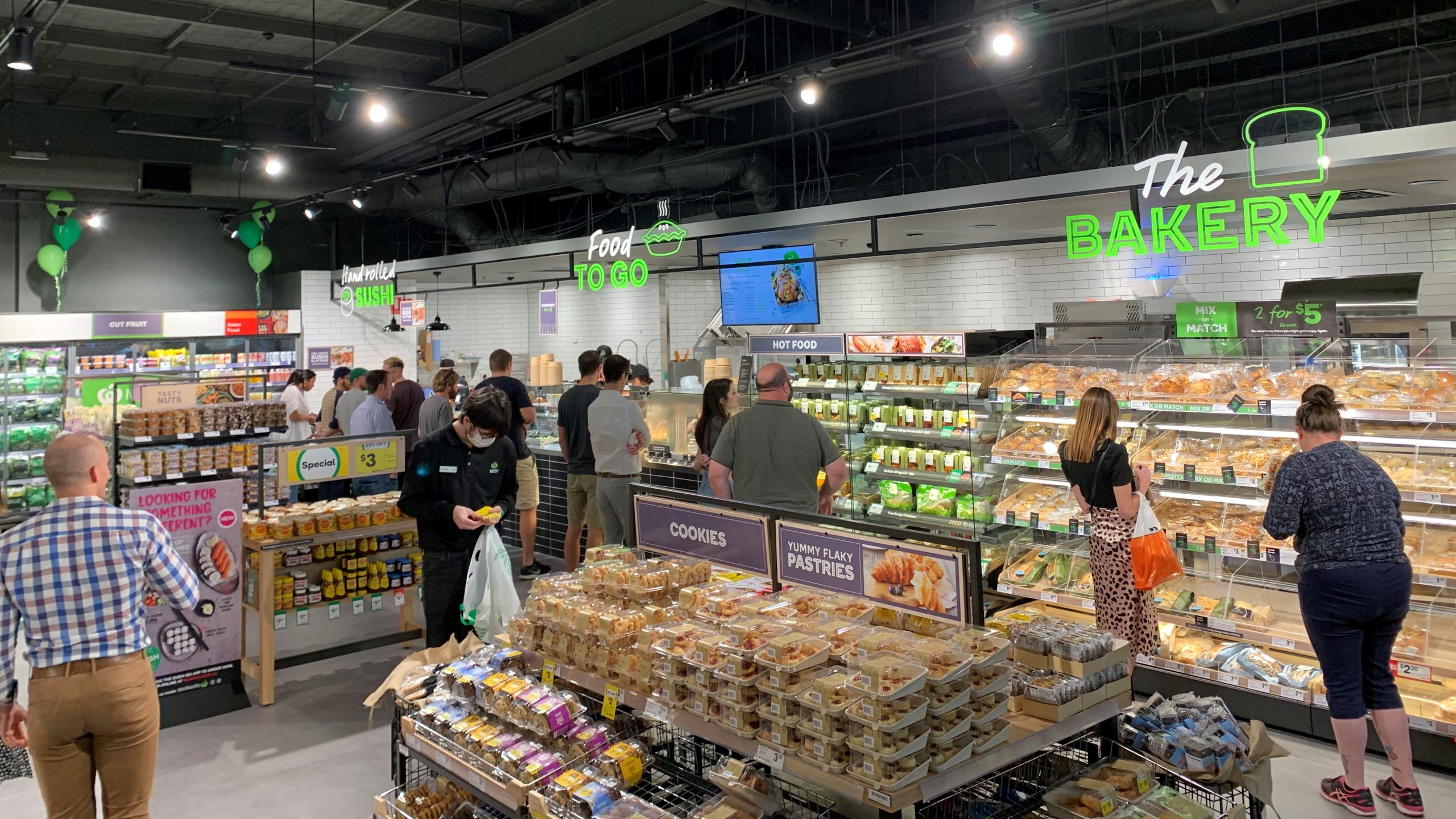 Image of the new Woolworths Metro store at Valley Metro